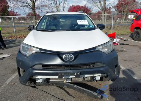 2016 Toyota Rav4 Le z USA, uszkodzony, nr VIN JTMBFREV8GJ063772